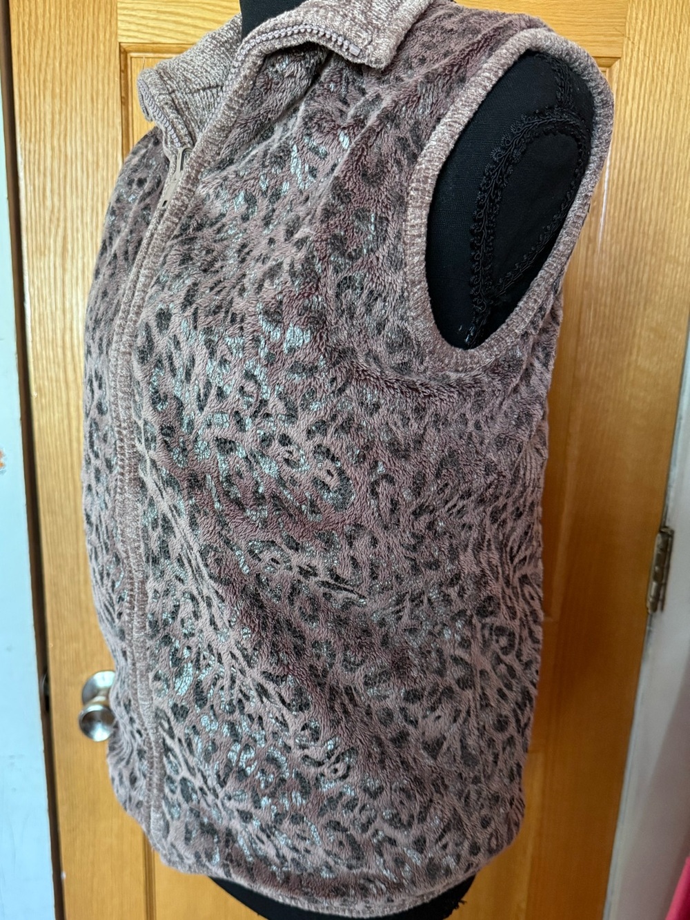Lisa International Plush Ribbed Knit Vest in Beige - Picture 2 of 4